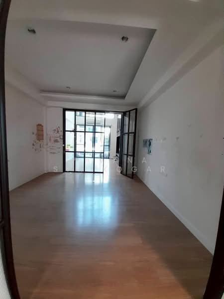 Bless Town Sukhumvit 50, Bangkok, Sukhumvit 50 Road, Phra Kanong, Khlong Toei, Bangkok, 3 Bedrooms, 263 sqm, Townhouse For Rent, by Pavana Sirikogar, 500151989 - DDproperty.com