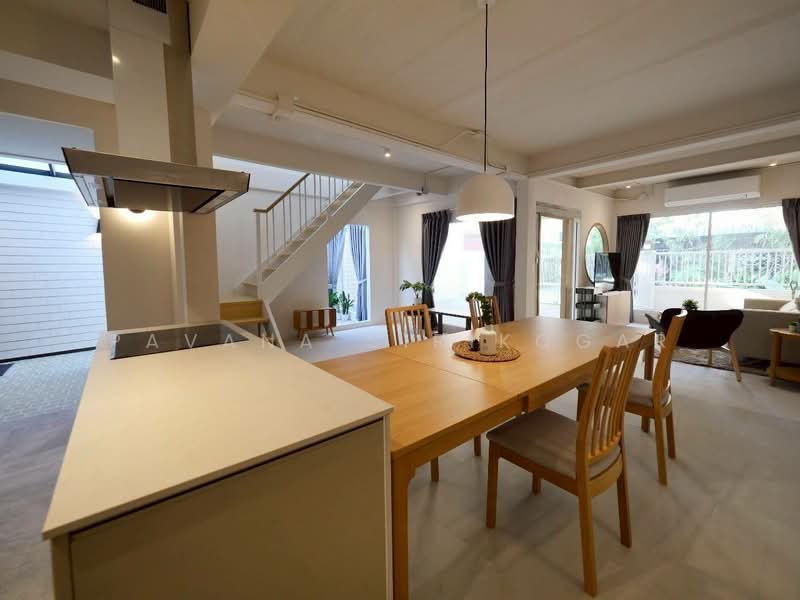 3-BR House, Bangkok, Phra Kanong Nua, Watthana, Bangkok, 3 Bedrooms, 204 sqm, Single Detached House For Rent, by Pavana Sirikogar, 500152027 - DDproperty.com