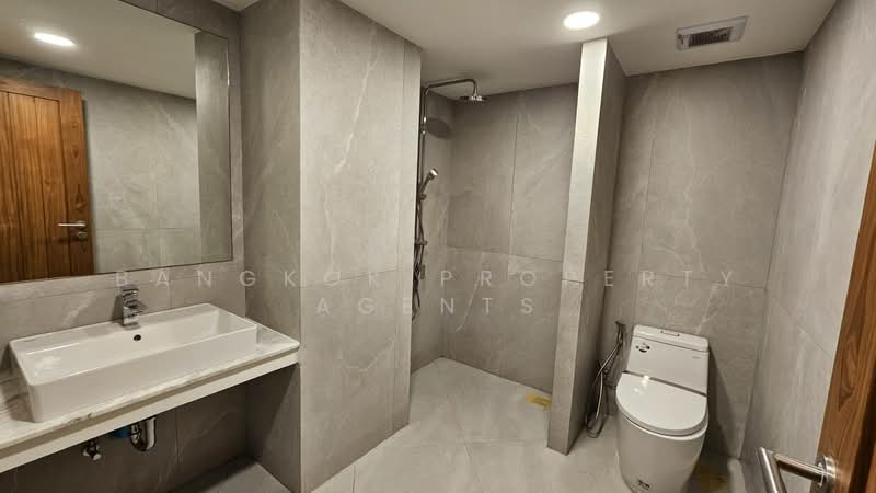 Royal Castle Pattanakarn, Bangkok, 701 Panya Village, Suan Luang, Suan Luang, Bangkok, 3 Bedrooms, 160 sqm, Condo For Rent, by BANGKOK PROPERTY AGENTS, 500152068 - DDproperty.com