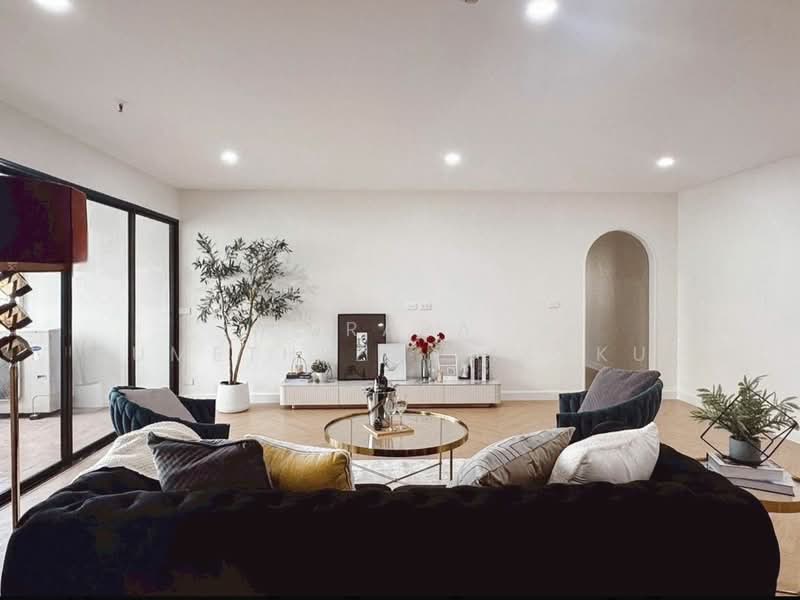 Prestige Towers, Bangkok, 168 Soi Sukhumvit 23, Khlongtoei Nua, Watthana, Bangkok, 3 Bedrooms, 175 sqm, Condo For Sale, by Orapa Sumetheesirisakul, 500152139 - DDproperty.com