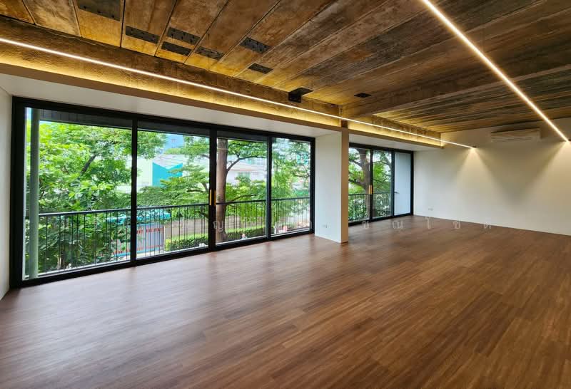 Home Office Ratchada-Ladprao, Bangkok, Chan Kasem, Chatuchak, Bangkok, 3 Bedrooms, 300 sqm, Townhouse For Rent, by ปรินทร์ญาดา ชิณโชติ, 500152147 - DDproperty.com