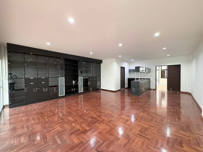 5-BR Townhouse, Bangkok, Rong Muang, Pathum Wan, Bangkok, 5 Bedrooms, 1,000 sqm, Townhouse For Sale, by Orapa Sumetheesirisakul, 500152277 - DDproperty.com