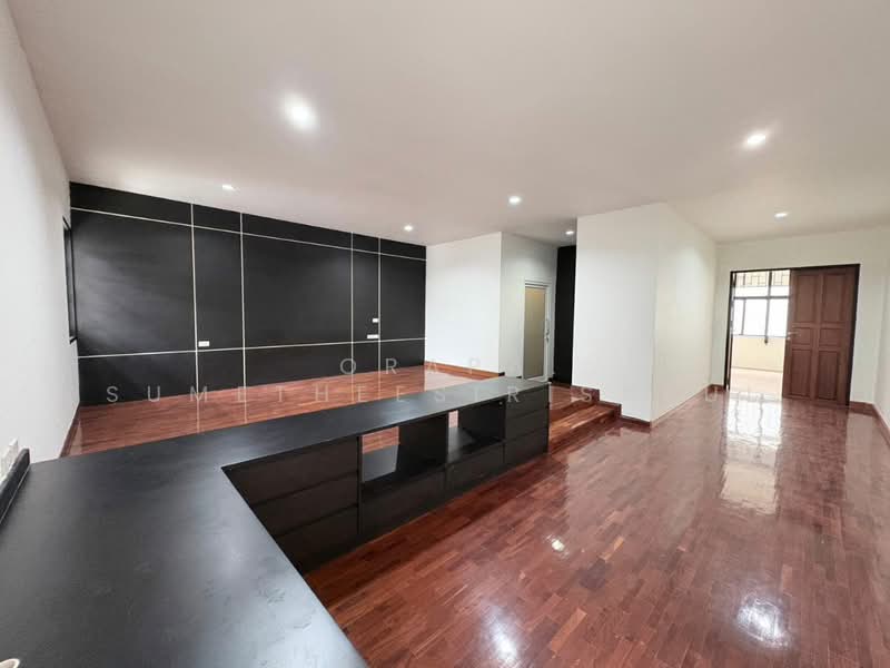 5-BR Townhouse, Bangkok, Rong Muang, Pathum Wan, Bangkok, 5 Bedrooms, 1,000 sqm, Townhouse For Sale, by Orapa Sumetheesirisakul, 500152277 - DDproperty.com