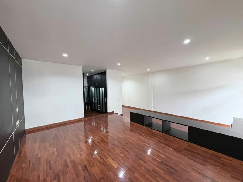 5-BR Townhouse, Bangkok, Rong Muang, Pathum Wan, Bangkok, 5 Bedrooms, 1,000 sqm, Townhouse For Sale, by Orapa Sumetheesirisakul, 500152277 - DDproperty.com