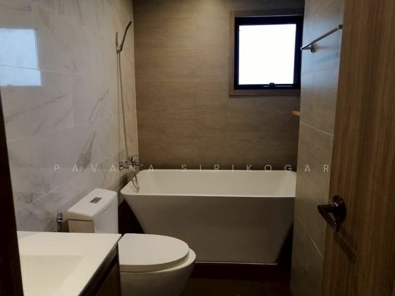 Lily House Mansion, Bangkok, 209 Soi Sukhumvit 31, Khlong Tan Nua, Watthana, Bangkok, 3 Bedrooms, 315 sqm, Condo For Rent, by Pavana Sirikogar, 500152283 - DDproperty.com