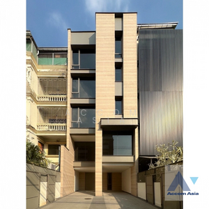 ขาย - Newly renovated 5 Bedrooms Townhouse for Sale in Sukhumvit, Bangkok near BTS Phra khanong, กรุงเทพ