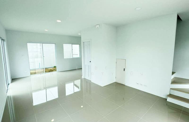 Modi Villa Ladkrabang-Suvarnabhumi, Chachoengsao, Luang Phaeng Road, Khlong Luang Phaeng, Muang Chachoengsao, Chachoengsao, 3 Bedrooms, 100 sqm, Townhouse For Sale, by The Best Property บีน, 500152369 - DDproperty.com