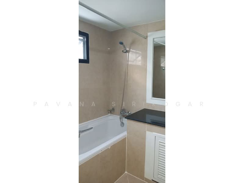 Cosmo Villa, Bangkok, 33 ซอยสุขุมวิท 12 ถนนสุขุมวิท แขวง/เขตคลองเตย กทม., Khlong Toei, Khlong Toei, Bangkok, 3 Bedrooms, 250 sqm, Apartment For Rent, by Pavana Sirikogar, 500152453 - DDproperty.com