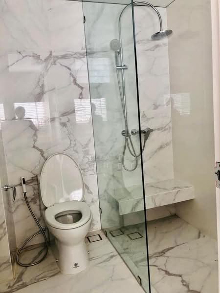 Regent On The Park 3, Bangkok, 185 Soi Sukhumvit 39 Sukhumvit Road, Khlong Tan Nua, Watthana, Bangkok, 3 Bedrooms, 264 sqm, Condo For Sale, by Orapa Sumetheesirisakul, 500152467 - DDproperty.com