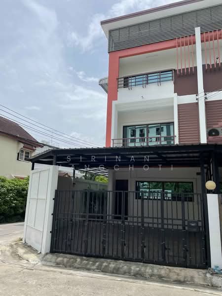 4-BR Townhouse, Bangkok, Khlong Chaokhun Sing, Wang Thonglang, Bangkok, 4 Bedrooms, 160 sqm, Townhouse For Sale, by Sirinan Ruangchoti, 500152526 - DDproperty.com