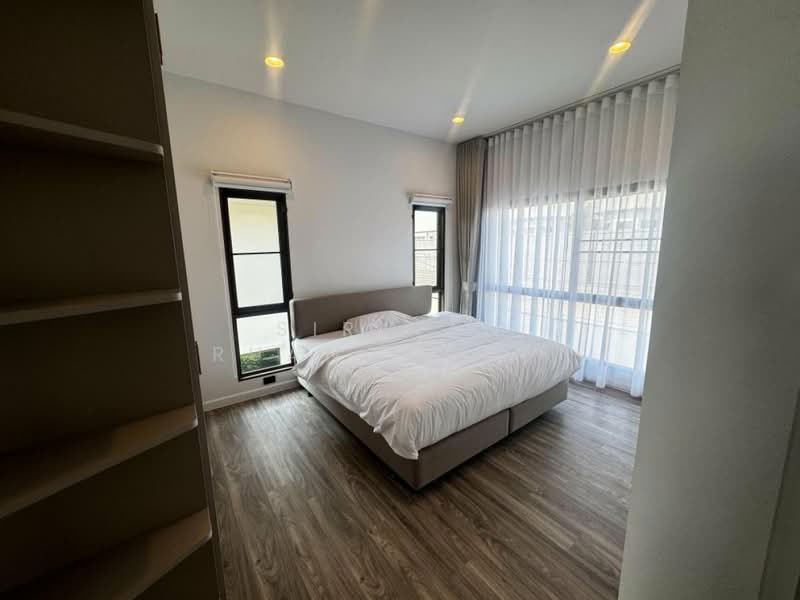 Burasiri Krungthep Kreetha, Bangkok, 95 Soi Pracha Ruam Chai, Hua Mak, Bang Kapi, Bangkok, 4 Bedrooms, 238 sqm, Single Detached House For Rent, by Sirinan Ruangchoti, 500152553 - DDproperty.com