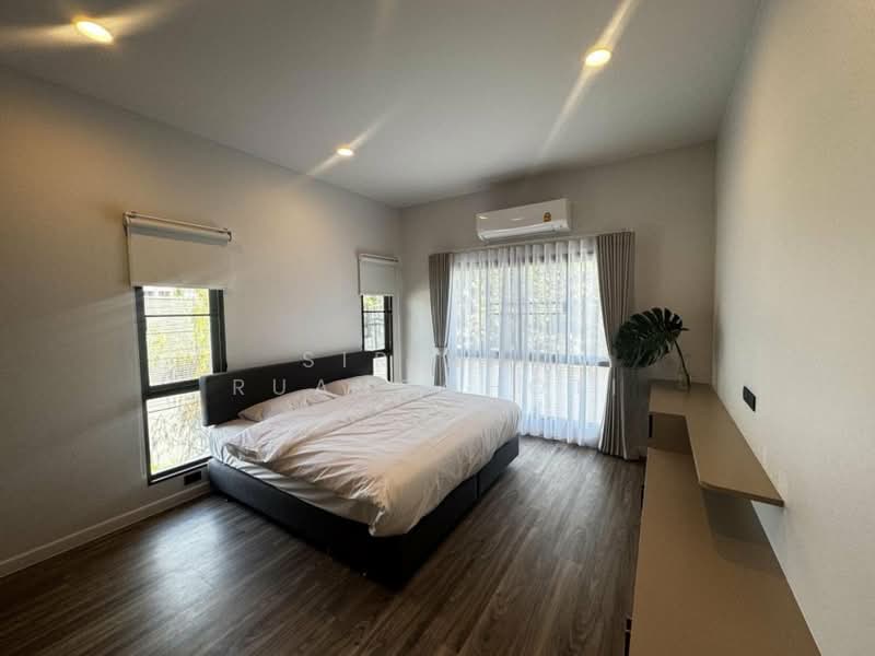 Burasiri Krungthep Kreetha, Bangkok, 95 Soi Pracha Ruam Chai, Hua Mak, Bang Kapi, Bangkok, 4 Bedrooms, 238 sqm, Single Detached House For Rent, by Sirinan Ruangchoti, 500152553 - DDproperty.com