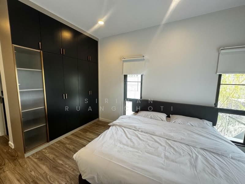 Burasiri Krungthep Kreetha, Bangkok, 95 Soi Pracha Ruam Chai, Hua Mak, Bang Kapi, Bangkok, 4 Bedrooms, 238 sqm, Single Detached House For Rent, by Sirinan Ruangchoti, 500152553 - DDproperty.com