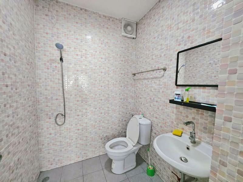 Sintawee Suanthon 1 Pracha Uthit 44 : สินทวีสวนธน 1 ประชาอุทิศ44, Bangkok, ประชาอุทิศ, Bangmot, Thung Khru, Bangkok, 4 Bedrooms, 140 sqm, Townhouse For Sale, by พิจักษณ์ ตั้งพานิชยานนท์, 500152613 - DDproperty.com