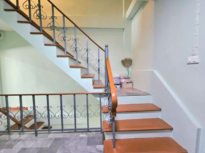 Sintawee Suanthon 1 Pracha Uthit 44 : สินทวีสวนธน 1 ประชาอุทิศ44, Bangkok, ประชาอุทิศ, Bangmot, Thung Khru, Bangkok, 4 Bedrooms, 140 sqm, Townhouse For Sale, by พิจักษณ์ ตั้งพานิชยานนท์, 500152613 - DDproperty.com