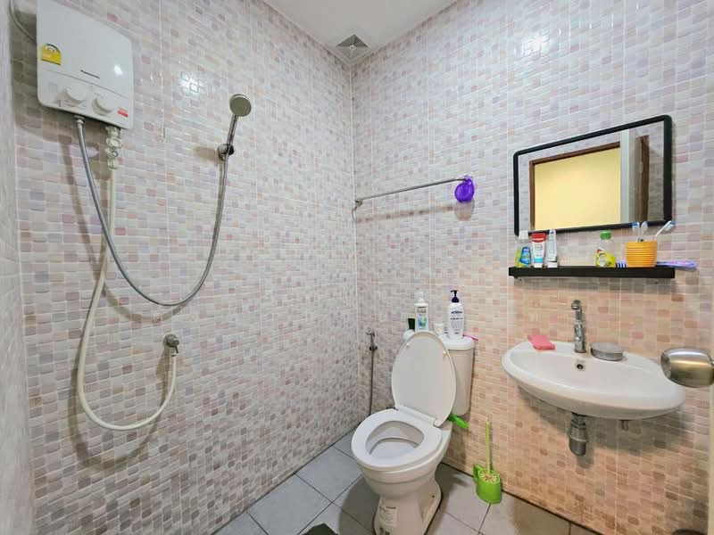 Sintawee Suanthon 1 Pracha Uthit 44 : สินทวีสวนธน 1 ประชาอุทิศ44, Bangkok, ประชาอุทิศ, Bangmot, Thung Khru, Bangkok, 4 Bedrooms, 140 sqm, Townhouse For Sale, by พิจักษณ์ ตั้งพานิชยานนท์, 500152613 - DDproperty.com