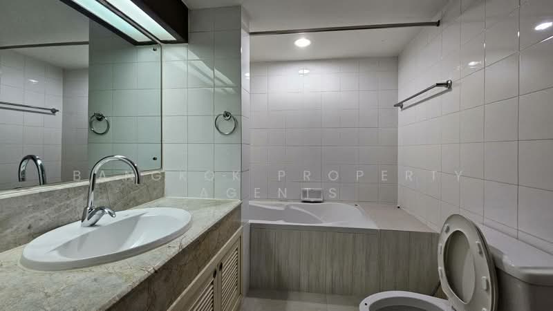 Baan Suanpetch, Bangkok, 18 Soi Sukhumvit 39, Khlong Tan Nua, Watthana, Bangkok, 2 Bedrooms, 150 sqm, Condo For Rent, by BANGKOK PROPERTY AGENTS, 500152653 - DDproperty.com