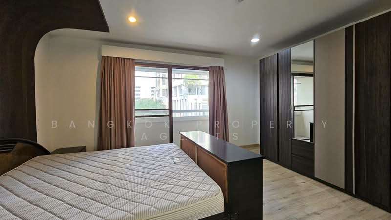 Baan Suanpetch, Bangkok, 18 Soi Sukhumvit 39, Khlong Tan Nua, Watthana, Bangkok, 2 Bedrooms, 150 sqm, Condo For Rent, by BANGKOK PROPERTY AGENTS, 500152653 - DDproperty.com