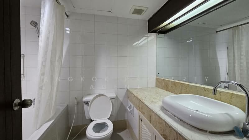 Baan Suanpetch, Bangkok, 18 Soi Sukhumvit 39, Khlong Tan Nua, Watthana, Bangkok, 2 Bedrooms, 150 sqm, Condo For Rent, by BANGKOK PROPERTY AGENTS, 500152653 - DDproperty.com