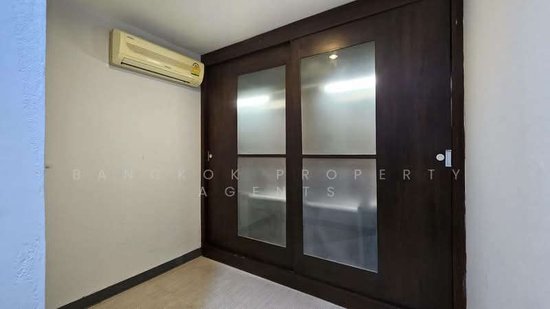 Baan Suanpetch, Bangkok, 18 Soi Sukhumvit 39, Khlong Tan Nua, Watthana, Bangkok, 2 Bedrooms, 150 sqm, Condo For Rent, by BANGKOK PROPERTY AGENTS, 500152653 - DDproperty.com