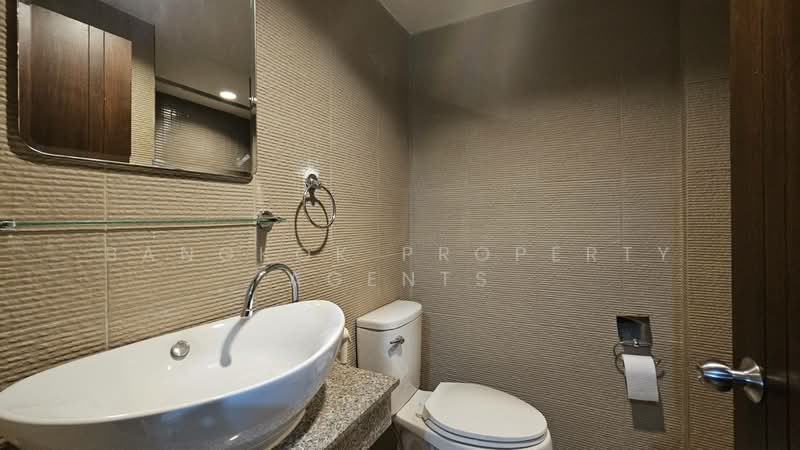 Baan Suanpetch, Bangkok, 18 Soi Sukhumvit 39, Khlong Tan Nua, Watthana, Bangkok, 2 Bedrooms, 150 sqm, Condo For Rent, by BANGKOK PROPERTY AGENTS, 500152653 - DDproperty.com