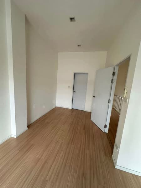 Y Residence Sukhumvit 113, Samut Prakan, Sukhumvit 113 Road (Soi Dan Samrong 42/1), Samrong Nua, Muang Samut Prakarn, Samut Prakan, 4 Bedrooms, 220 sqm, Townhouse For Rent, by บุษบา รัตนวงษ์ชัย, 500152677 - DDproperty.com