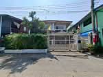 บ้านเดี่ยว 2 ชั้น ซอยจุรินทร์จัดสรร 3 ถนนบางกรวย-ไทรน้อย ตำบลบางรักพัฒนา อำเภอบางบัวทอง จังหวัดนนทบุ, นนทบุรี