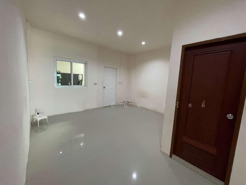 อาคารพานิชย์ ทำเลค้าขายติดถนนหลัก บ้านพรุ, Songkhla, Ban Phru, Hat Yai, Songkhla, 3 Bedrooms, 160 sqm, Townhouse For Sale, by ศุภกฤต ยืนยงสวัสดิ์, 500152763 - DDproperty.com