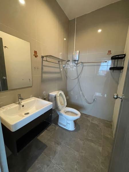 อาคารพานิชย์ ทำเลค้าขายติดถนนหลัก บ้านพรุ, Songkhla, Ban Phru, Hat Yai, Songkhla, 3 Bedrooms, 160 sqm, Townhouse For Sale, by ศุภกฤต ยืนยงสวัสดิ์, 500152763 - DDproperty.com