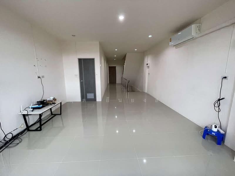 อาคารพานิชย์ ทำเลค้าขายติดถนนหลัก บ้านพรุ, Songkhla, Ban Phru, Hat Yai, Songkhla, 3 Bedrooms, 160 sqm, Townhouse For Sale, by ศุภกฤต ยืนยงสวัสดิ์, 500152763 - DDproperty.com
