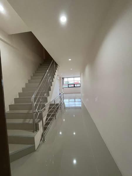 อาคารพานิชย์ ทำเลค้าขายติดถนนหลัก บ้านพรุ, Songkhla, Ban Phru, Hat Yai, Songkhla, 3 Bedrooms, 160 sqm, Townhouse For Sale, by ศุภกฤต ยืนยงสวัสดิ์, 500152763 - DDproperty.com