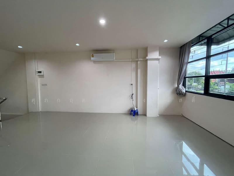 อาคารพานิชย์ ทำเลค้าขายติดถนนหลัก บ้านพรุ, สงขลา, บ้านพรุ, หาดใหญ่, สงขลา, 160 ตร.ม., ทาวน์เฮ้าส์ ขาย, โดย ศุภกฤต ยืนยงสวัสดิ์, 500152763 - DDproperty.com