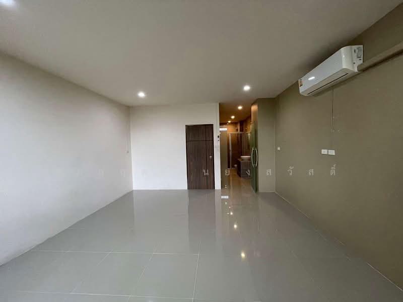 อาคารพานิชย์ ทำเลค้าขายติดถนนหลัก บ้านพรุ, Songkhla, Ban Phru, Hat Yai, Songkhla, 3 Bedrooms, 160 sqm, Townhouse For Sale, by ศุภกฤต ยืนยงสวัสดิ์, 500152763 - DDproperty.com
