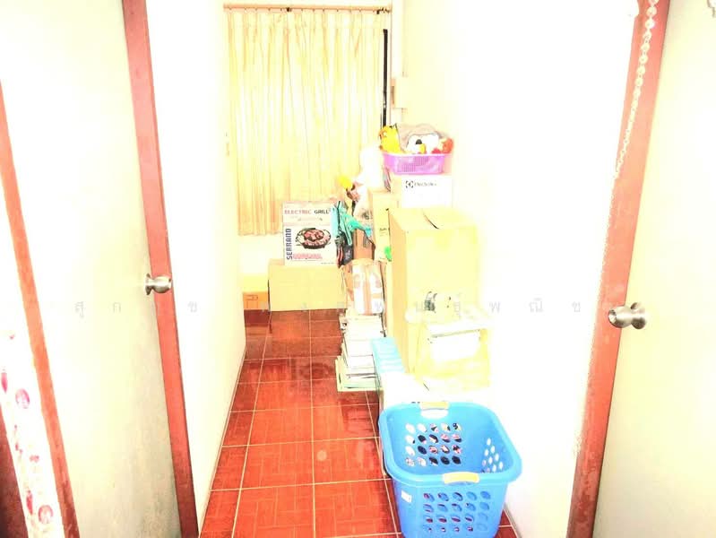 Large townhome for sale at Suan Thip 4 Village, Sam Phran, Nakhon Pathom., Nakhon Pathom, เพชรเกษม, Om Yai, Sam Phran, Nakhon Pathom, 3 Bedrooms, 250 sqm, Townhouse For Sale, by สุกฤช พงศ์พันธุ์พณิชย์, 500152773 - DDproperty.com