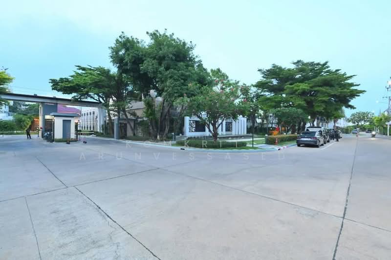 Baan Klang Muang Ratchada 36 : บ้านกลางเมือง รัชดา 36, กรุงเทพ, รัชดาภิเษก 36 แยก 9-3-6, จันทรเกษม, จตุจักร, กรุงเทพ, 410 ตร.ม., ทาวน์เฮ้าส์ ขาย, โดย Komkrit  Arunvessased , 500152850 - DDproperty.com