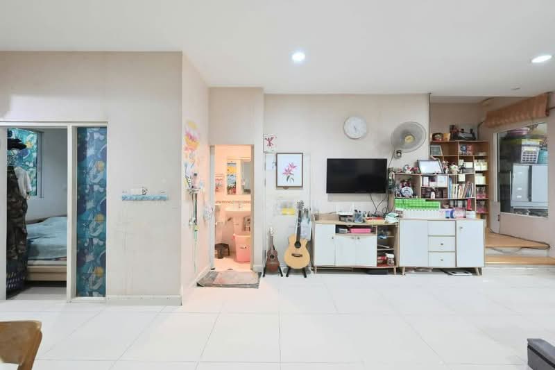 Baan Klang Muang Ratchada 36, Bangkok, Ratchadaphisek 36 Intersection 9-3-6, Chan Kasem, Chatuchak, Bangkok, 5 Bedrooms, 410 sqm, Townhouse For Sale, by Komkrit  Arunvessased , 500152850 - DDproperty.com