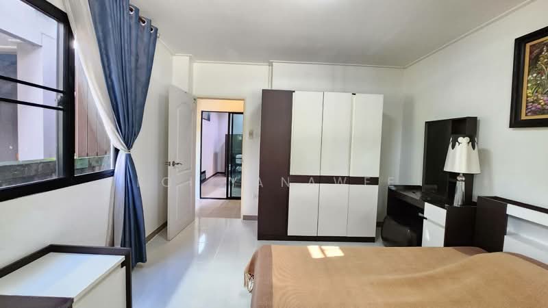Vararom Premium City Hall, Chiang Mai, San Phi Sua, Muang Chiang Mai, Chiang Mai, 5 Bedrooms, 300 sqm, Single Detached House For Rent, by Koi Yanawee, 500152895 - DDproperty.com