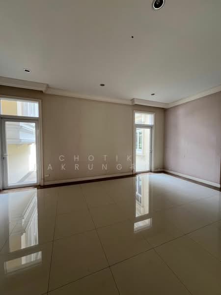 The Royal Residence, Bangkok, Prasert - Manukitch Road, Chorake Bua, Lat Phrao, Bangkok, 7 Bedrooms, 1,154 sqm, Single Detached House For Sale, by Chotika   Rakrungrueang, 500152951 - DDproperty.com