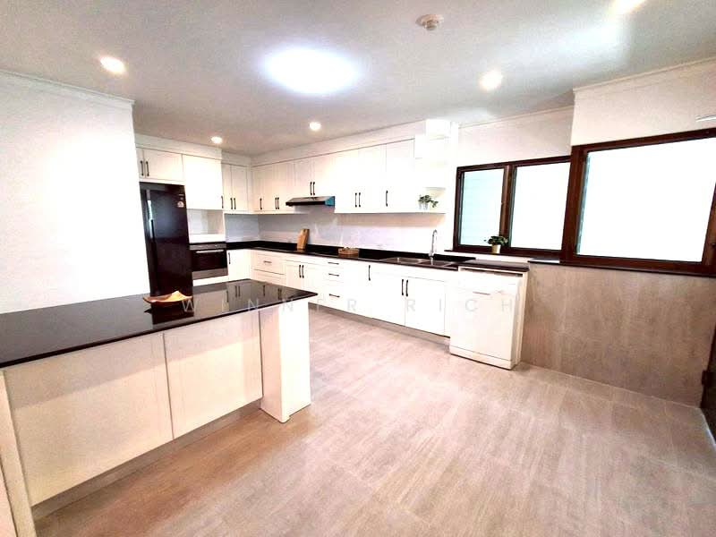 The Lanai Private Residence, Bangkok, 33 Sukhumvit 26, Khong Tan, Khlong Toei, Bangkok, 4 Bedrooms, 380 sqm, Apartment For Rent, by Winner Rich, 500152972 - DDproperty.com