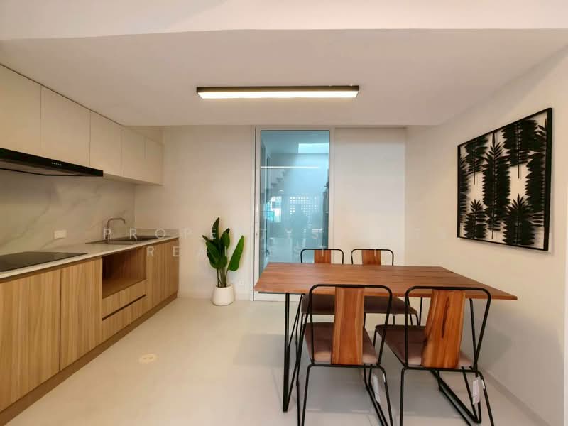 Townhouse BTS Phrakhanong 2 bed / 2 bath, กรุงเทพ, คลองตันเหนือ, วัฒนา, กรุงเทพ, 170 ตร.ม., ทาวน์เฮ้าส์ ให้เช่า, โดย PROPERTYSIGHTS REAL ESTATE, 500152979 - DDproperty.com