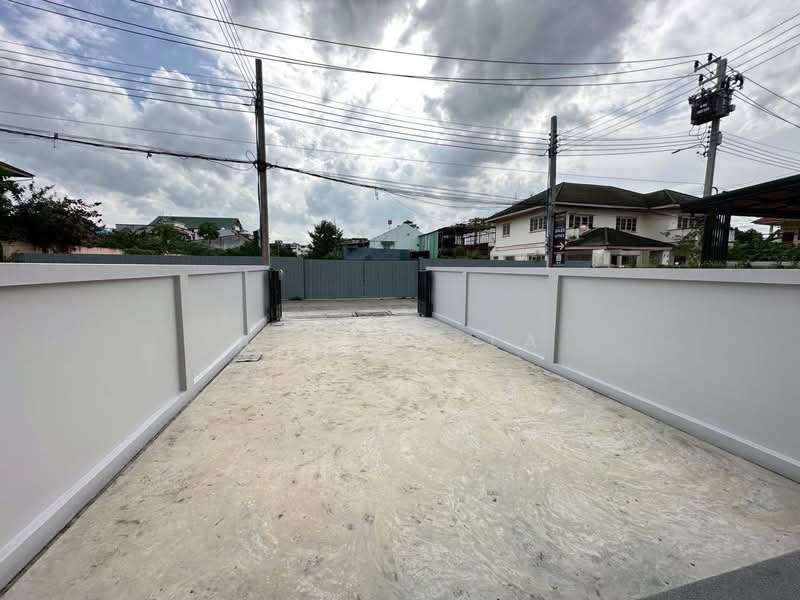 Home Office for Rent in Chokchai 4 Area (SPSAD3820), Bangkok, ถนนสตรีวิทยา 2, Lat Phrao, Lat Phrao, Bangkok, 3 Bedrooms, 236 sqm, Townhouse For Rent, by Agent Pla, 500152987 - DDproperty.com