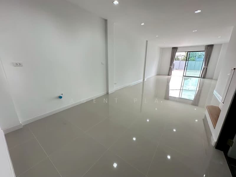 โฮมออฟฟิศ ให้เช่า ย่านโชคชัย 4 (SPSAD3820), กรุงเทพ, ถนนสตรีวิทยา 2, ลาดพร้าว, ลาดพร้าว, กรุงเทพ, 236 ตร.ม., ทาวน์เฮ้าส์ ให้เช่า, โดย Agent Pla, 500152987 - DDproperty.com