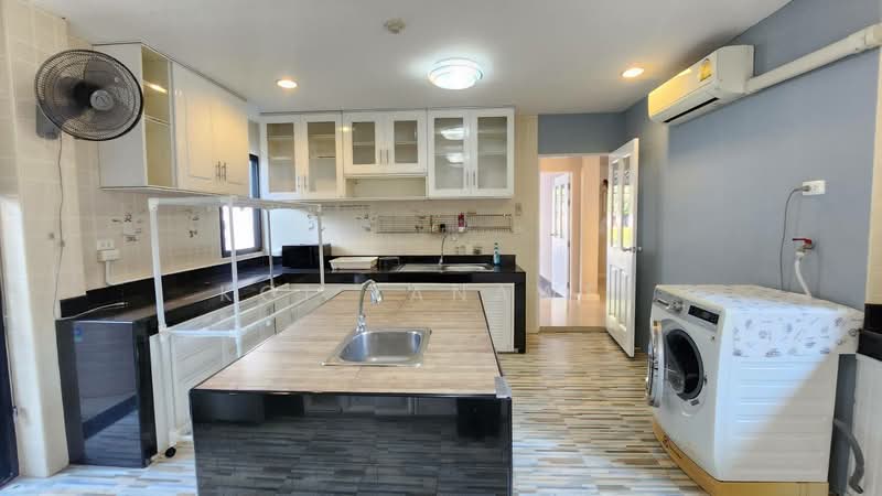 Vararom Premium City Hall, Chiang Mai, San Phi Sua, Muang Chiang Mai, Chiang Mai, 4 Bedrooms, 250 sqm, Single Detached House For Rent, by Koi Yanawee, 500153001 - DDproperty.com