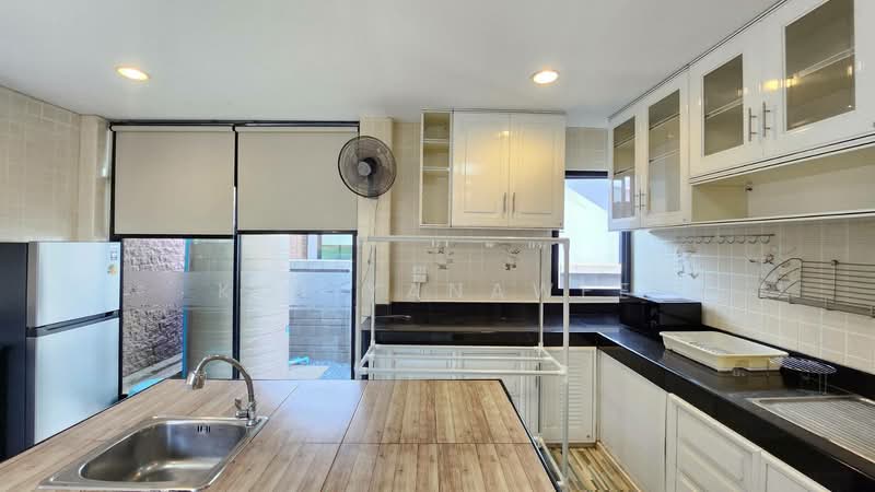 Vararom Premium City Hall, Chiang Mai, San Phi Sua, Muang Chiang Mai, Chiang Mai, 4 Bedrooms, 250 sqm, Single Detached House For Rent, by Koi Yanawee, 500153001 - DDproperty.com