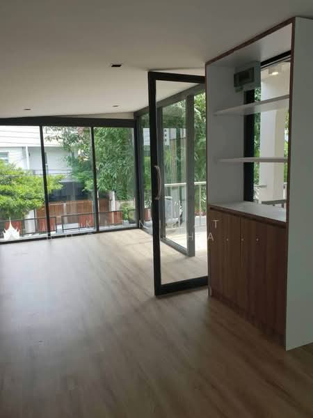 4-BR House, Bangkok, Bang Chak, Phra Khanong, Bangkok, 4 Bedrooms, 287 sqm, Single Detached House For Rent, by Kitnipat Boonyadhammakul, 500153002 - DDproperty.com