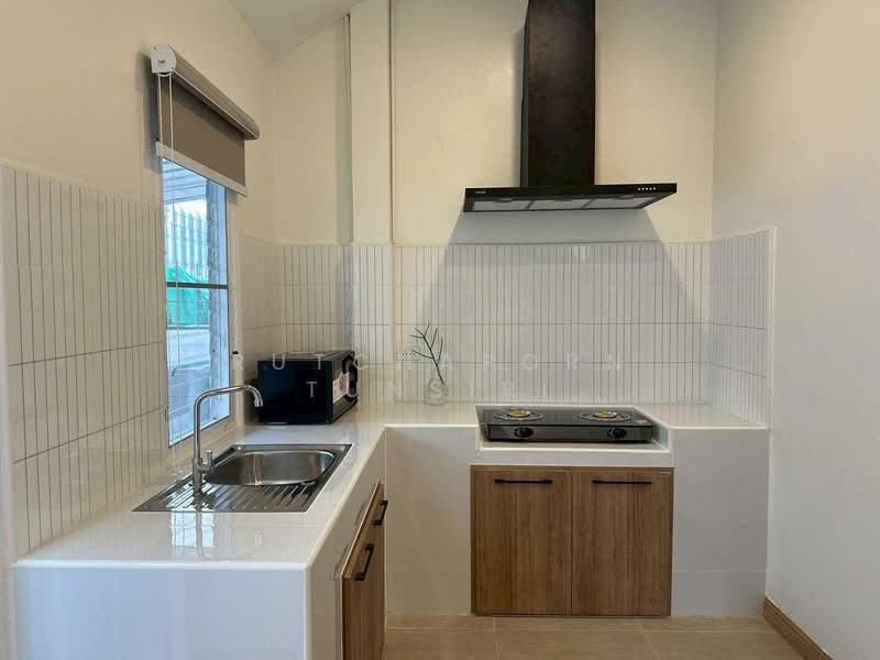 บ้านสวยในโครงการ ให้เช่า – ใกล้มีโชคพลาซ่า เพียง 5 นาที ค่าเช่า 23,000 บาท / เดือน รหัสทรัพย์ : No.5, Chiang Mai, San Phi Sua, Muang Chiang Mai, Chiang Mai, 3 Bedrooms, 100 sqm, Single Detached House For Rent, by Rutchaporn Tunsiri, 500153010 - DDproperty.com