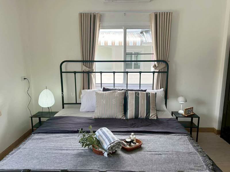 บ้านสวยในโครงการ ให้เช่า – ใกล้มีโชคพลาซ่า เพียง 5 นาที ค่าเช่า 23,000 บาท / เดือน รหัสทรัพย์ : No.5, Chiang Mai, San Phi Sua, Muang Chiang Mai, Chiang Mai, 3 Bedrooms, 100 sqm, Single Detached House For Rent, by Rutchaporn Tunsiri, 500153010 - DDproperty.com