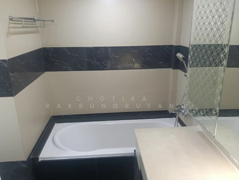 Baan Suanpetch, Bangkok, 18 Soi Sukhumvit 39, Khlong Tan Nua, Watthana, Bangkok, 2 Bedrooms, 133 sqm, Condo For Rent, by Chotika   Rakrungrueang, 500153017 - DDproperty.com