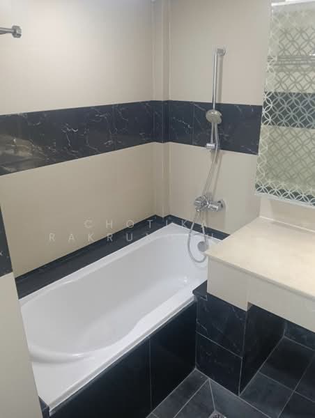 Baan Suanpetch, Bangkok, 18 Soi Sukhumvit 39, Khlong Tan Nua, Watthana, Bangkok, 2 Bedrooms, 133 sqm, Condo For Rent, by Chotika   Rakrungrueang, 500153017 - DDproperty.com