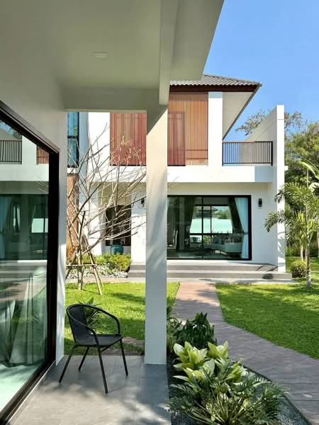 Beautiful Newly Built 5-Bedroom Pool Villa in Hang Dong, Chiang Mai – Only 15 Minutes to the Airport, Chiang Mai, เชียงใหม่-หางดง, San Phak Wan, Hang Dong, Chiang Mai, 5 Bedrooms, 350 sqm, Single Detached House For Sale, by หทัยรัตน์ จรัสอุไรสิน, 500153061 - DDproperty.com